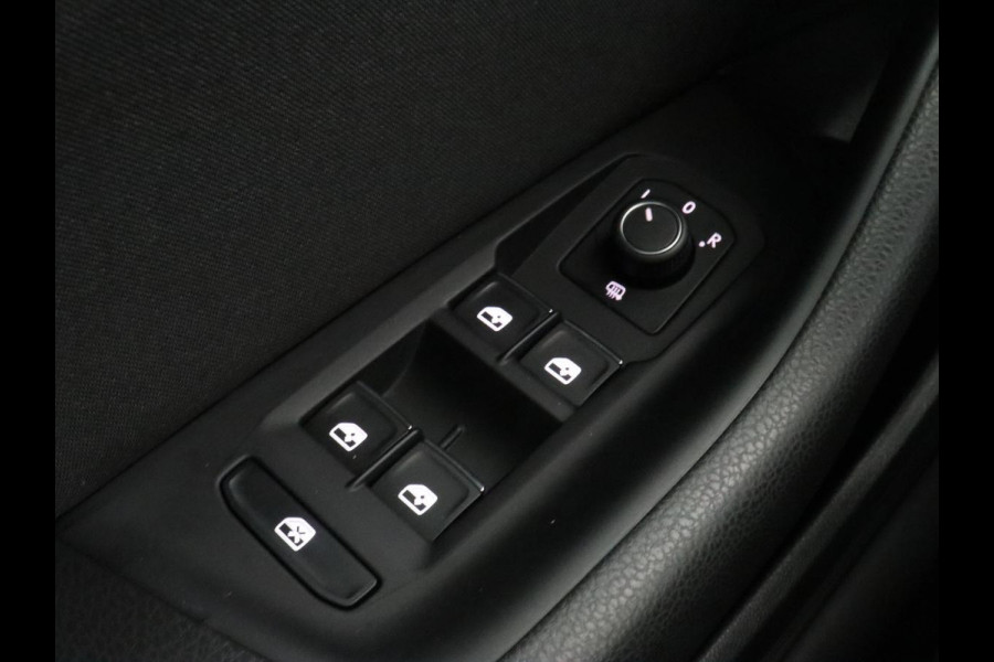 Volkswagen Passat 1.4 TSI GTE | Standkachel | Adaptive cruise | Stoelverwarming | Camera | Matrix LED | Carplay | Side Assist | Massage | PDC | Navigatie | PHEV | Plug In