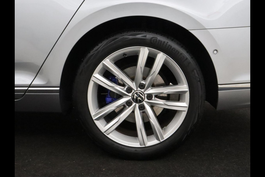 Volkswagen Passat 1.4 TSI GTE | Standkachel | Adaptive cruise | Stoelverwarming | Camera | Matrix LED | Carplay | Side Assist | Massage | PDC | Navigatie | PHEV | Plug In
