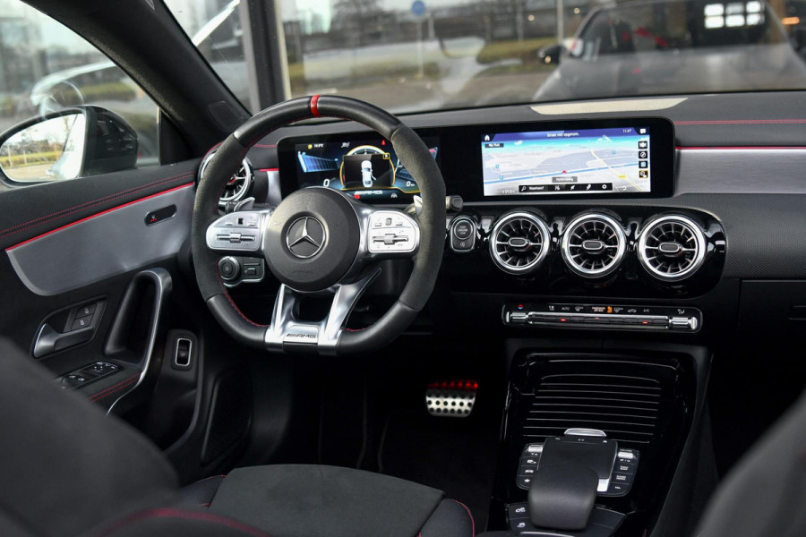 Mercedes-Benz CLA-Klasse 35 AMG 4MATIC. Pano, Distro+, 360, Multibeam, Sfeer, Dodeh, CarPlay!