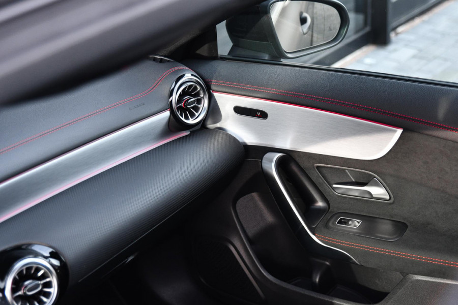 Mercedes-Benz CLA-Klasse 35 AMG 4MATIC. Pano, Distro+, 360, Multibeam, Sfeer, Dodeh, CarPlay!