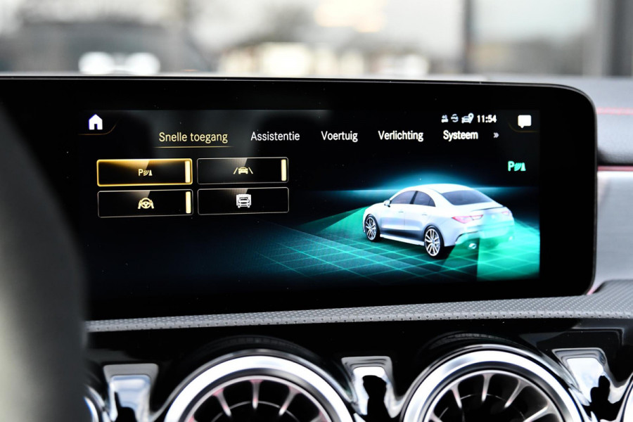 Mercedes-Benz CLA-Klasse 35 AMG 4MATIC. Pano, Distro+, 360, Multibeam, Sfeer, Dodeh, CarPlay!