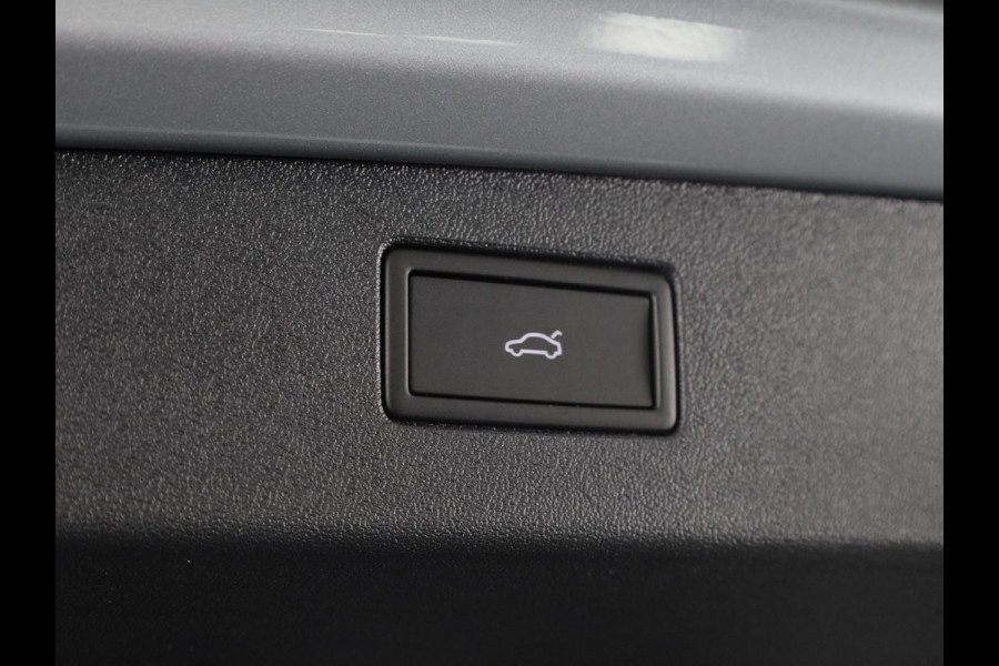 Volkswagen Tiguan 1.5 eHybrid Life Edition 204 PK | Automaat (DSG) | Panoramadak | Navigatie | Elektrische klep