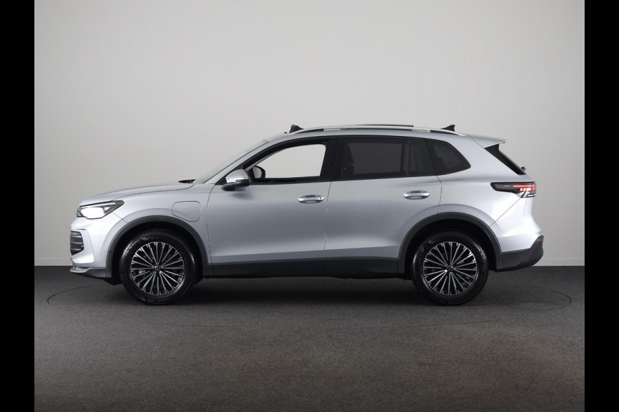 Volkswagen Tiguan 1.5 eHybrid Life Edition 204 PK | Automaat (DSG) | Panoramadak | Navigatie | Elektrische klep