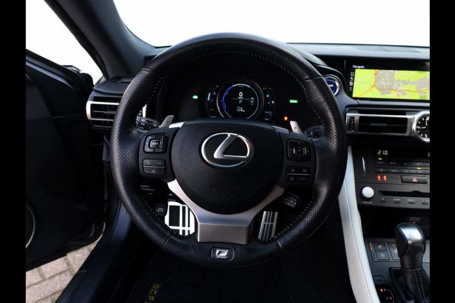 Lexus RC 300h F Sport Premium | Mark Levinson | Stoelventilatie | Schuifd