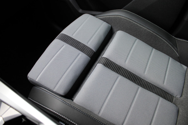 Opel Grandland 1.2 Turbo Hybrid GS NIEUW MODEL | TREKHAAK ACTIE! | Navigatie | AGR | Gelijk beschikbaar