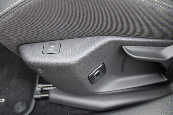 Opel Grandland 1.2 Turbo Hybrid GS NIEUW MODEL | TREKHAAK ACTIE! | Navigatie | AGR | Gelijk beschikbaar