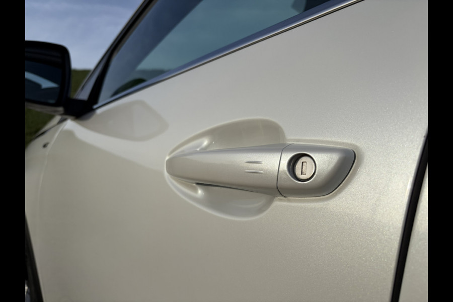 Peugeot 3008 1.6 PureTech GT Alcantara | Massagestoel | Pano | Camera achter | Nightvision