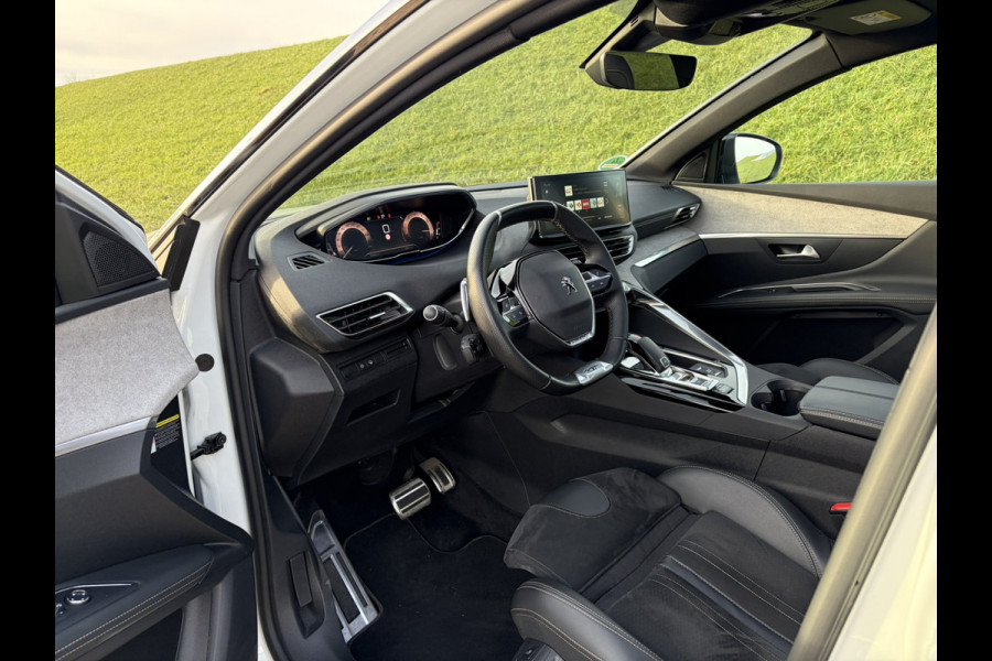 Peugeot 3008 1.6 PureTech GT Alcantara | Massagestoel | Pano | Camera achter | Nightvision