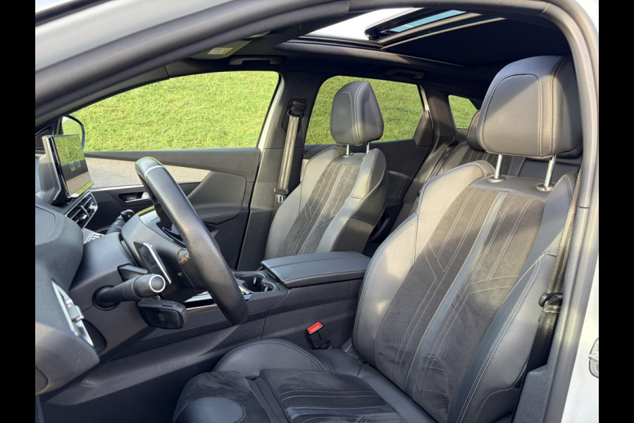 Peugeot 3008 1.6 PureTech GT Alcantara | Massagestoel | Pano | Camera achter | Nightvision