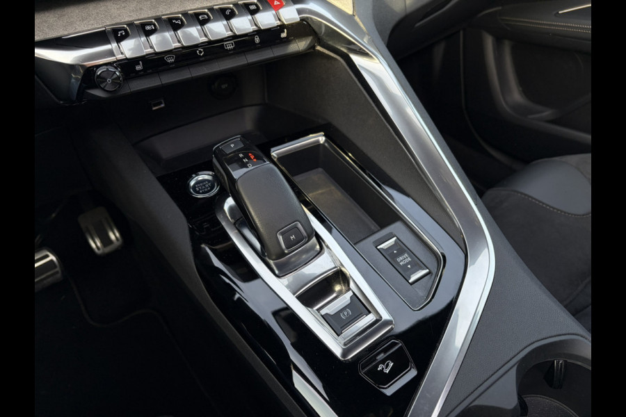 Peugeot 3008 1.6 PureTech GT Alcantara | Massagestoel | Pano | Camera achter | Nightvision