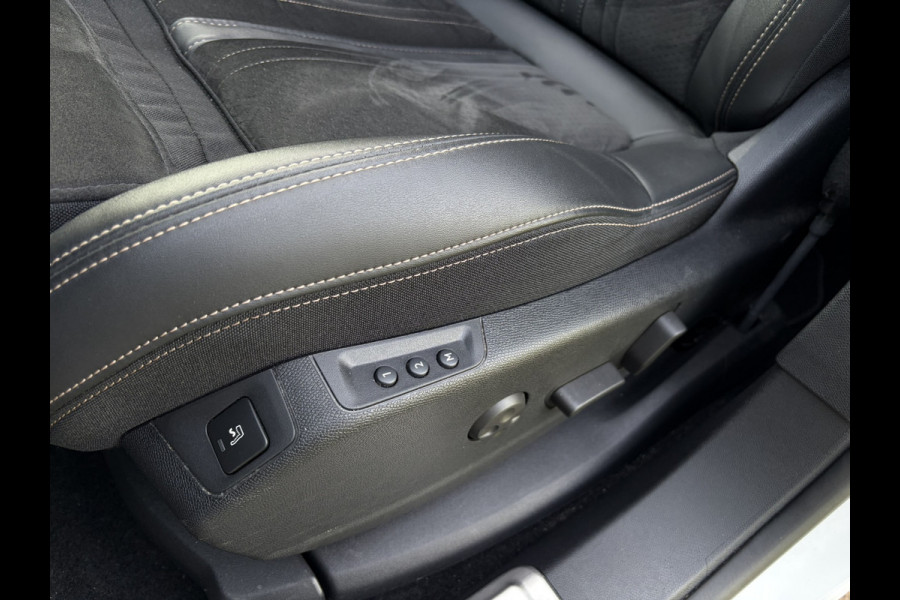 Peugeot 3008 1.6 PureTech GT Alcantara | Massagestoel | Pano | Camera achter | Nightvision