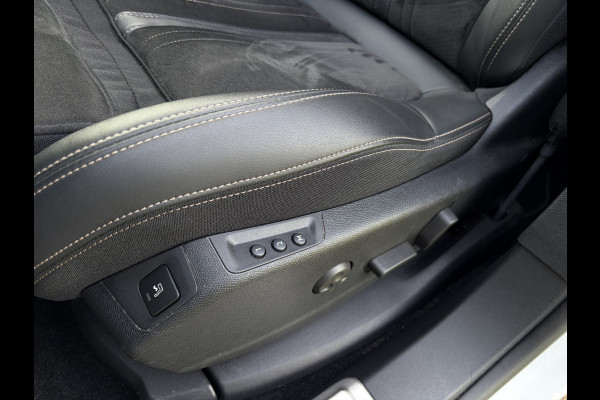 Peugeot 3008 1.6 PureTech GT Alcantara | Massagestoel | Pano | Camera achter | Nightvision