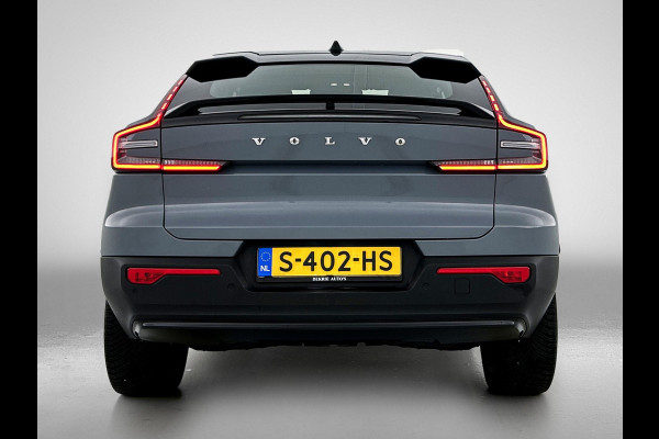 Volvo C40 Recharge Plus 69 kWh SOH 95% / Panoramadak / Trekhaak / Camera / Stoel-Stuurverwarming / Navigatie / Radio-multimedia / Apk 01-2027