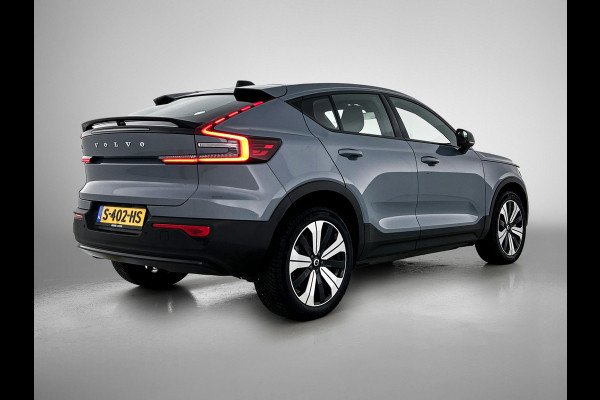 Volvo C40 Recharge Plus 69 kWh SOH 95% / Panoramadak / Trekhaak / Camera / Stoel-Stuurverwarming / Navigatie / Radio-multimedia / Apk 01-2027