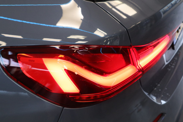 BMW 1-serie 118i Business Edition Cruise/Climate PDC NAP 18''LM 24 maanden garantie mogelijk (*vraag naar de voorwaarden)