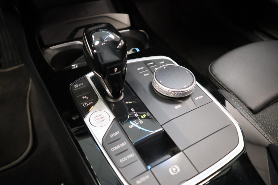 BMW 1-serie 118i Business Edition Cruise/Climate PDC NAP 18''LM 24 maanden garantie mogelijk (*vraag naar de voorwaarden)