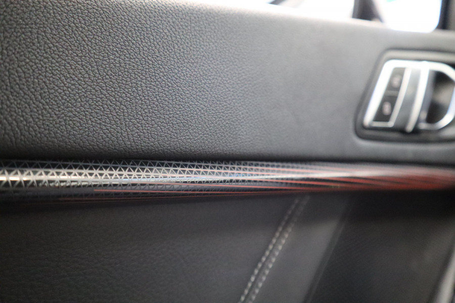 BMW 1-serie 118i Business Edition Cruise/Climate PDC NAP 18''LM 24 maanden garantie mogelijk (*vraag naar de voorwaarden)