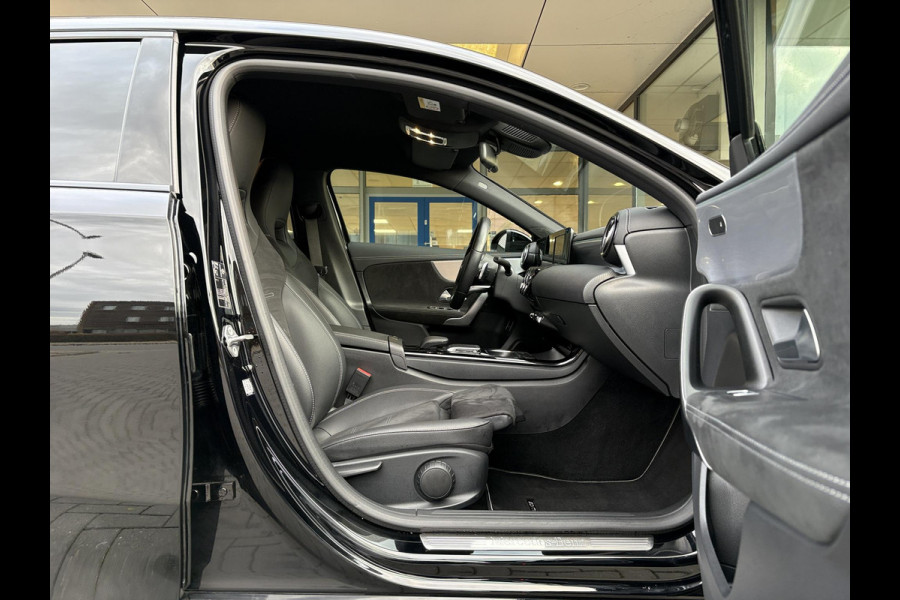 Mercedes-Benz A-Klasse 250 e AMG Line | Stoelverwarming | Navigatie | Getint glas | PDC | Climate contol