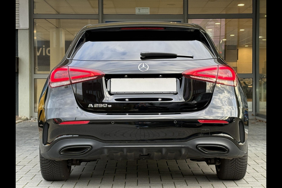 Mercedes-Benz A-Klasse 250 e AMG Line | Stoelverwarming | Navigatie | Getint glas | PDC | Climate contol