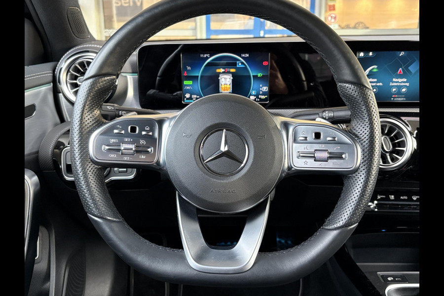 Mercedes-Benz A-Klasse 250 e AMG Line | Stoelverwarming | Navigatie | Getint glas | PDC | Climate contol