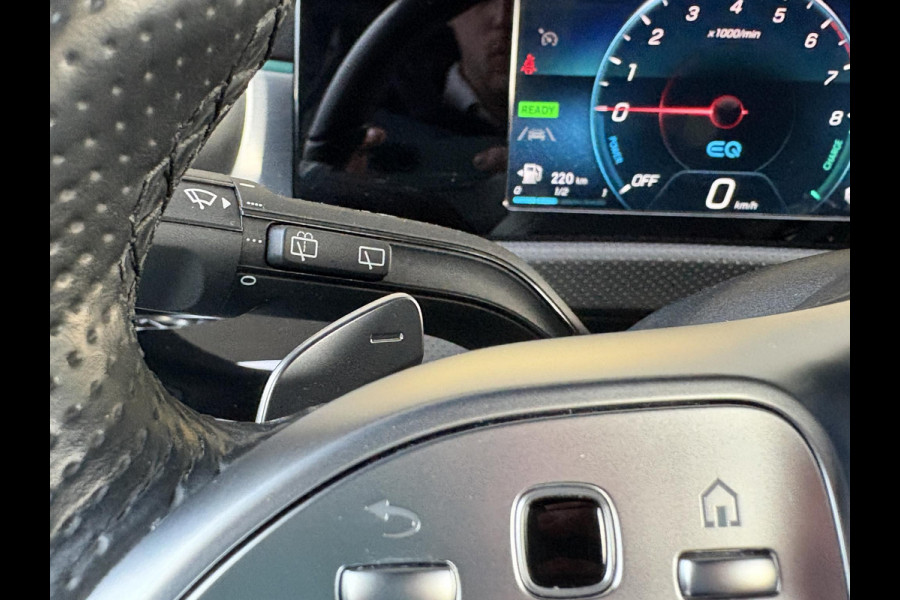 Mercedes-Benz A-Klasse 250 e AMG Line | Stoelverwarming | Navigatie | Getint glas | PDC | Climate contol