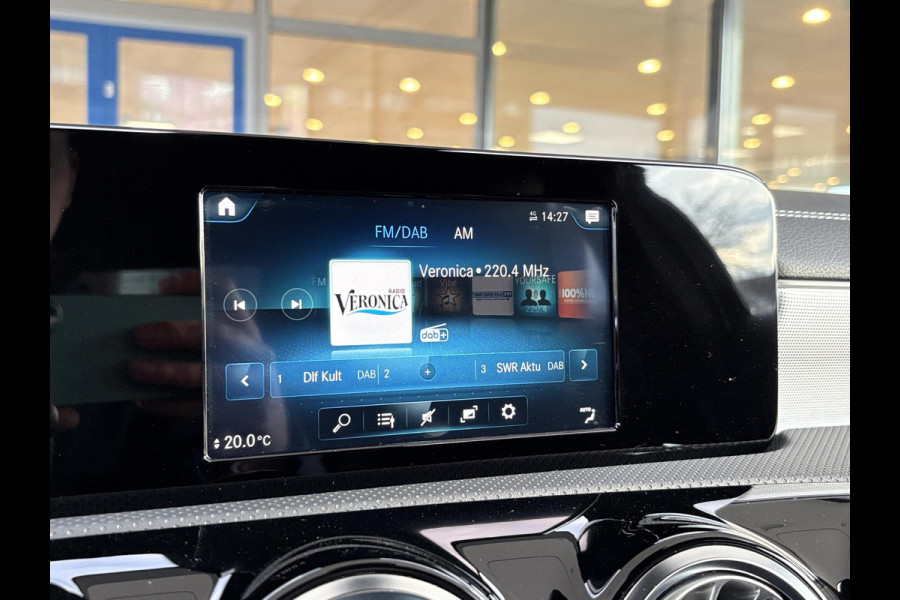 Mercedes-Benz A-Klasse 250 e AMG Line | Stoelverwarming | Navigatie | Getint glas | PDC | Climate contol