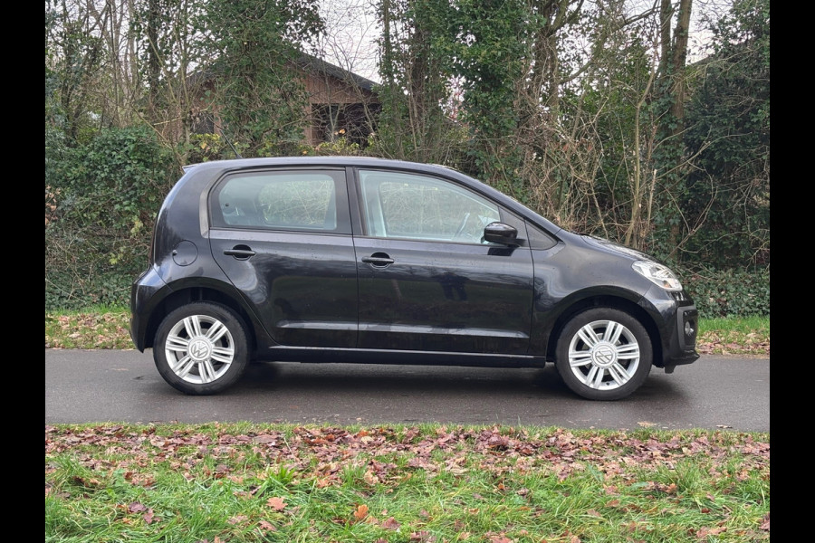 Volkswagen up! 1.0 BMT high up! | Cruise + Stoelverwarming + 1e Eigenaar Nu € 6.500,-!!!