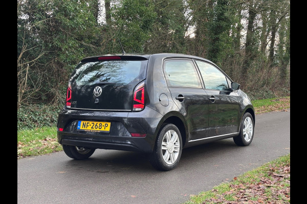 Volkswagen up! 1.0 BMT high up! | Cruise + Stoelverwarming + 1e Eigenaar Nu € 6.500,-!!!