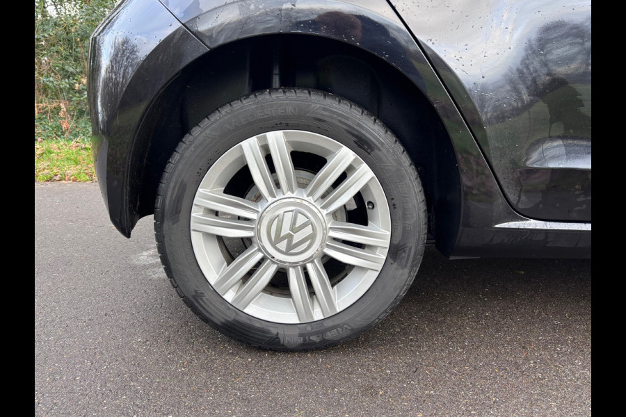 Volkswagen up! 1.0 BMT high up! | Cruise + Stoelverwarming + 1e Eigenaar Nu € 6.500,-!!!