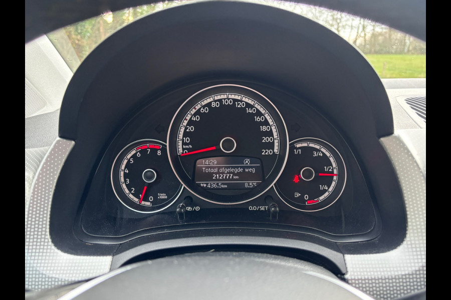 Volkswagen up! 1.0 BMT high up! | Cruise + Stoelverwarming + 1e Eigenaar Nu € 6.500,-!!!