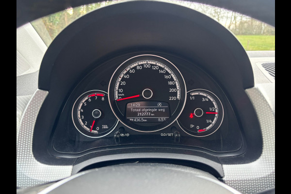 Volkswagen up! 1.0 BMT high up! | Cruise + Stoelverwarming + 1e Eigenaar Nu € 6.500,-!!!