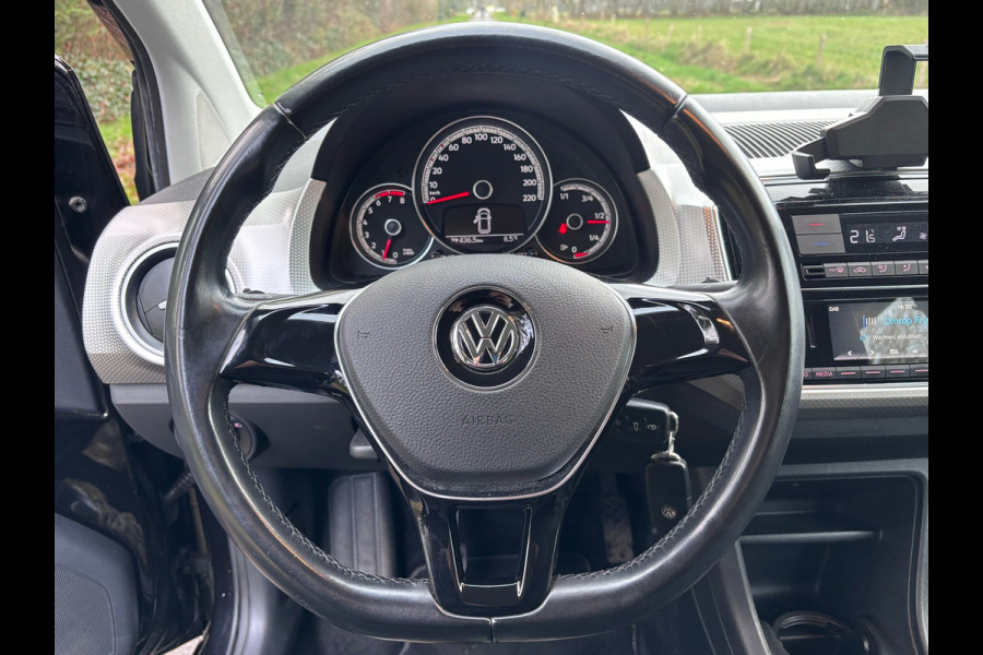 Volkswagen up! 1.0 BMT high up! | Cruise + Stoelverwarming + 1e Eigenaar Nu € 6.500,-!!!