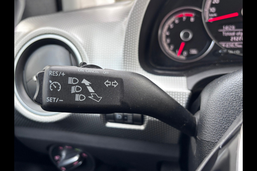Volkswagen up! 1.0 BMT high up! | Cruise + Stoelverwarming + 1e Eigenaar Nu € 6.500,-!!!