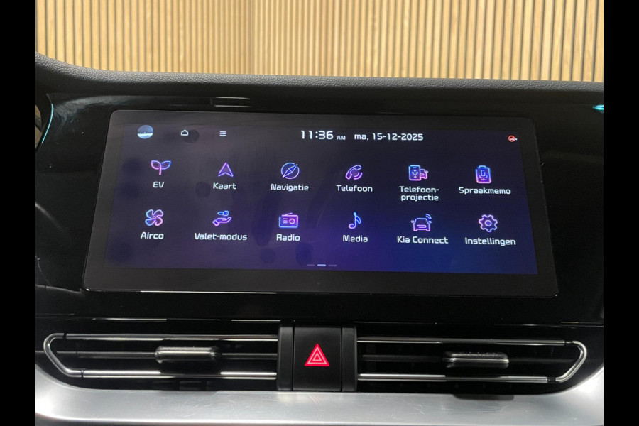 Kia e-Niro ExecutiveLine 64 kWh|3-FASE|LEDER|MEMORY|JBL|ACC|CARPLAY|CAMERA|STUURVERW|STOELVERW+VENT V+A|IN.BTW|1e EIG|NL-AUTO|NAP|