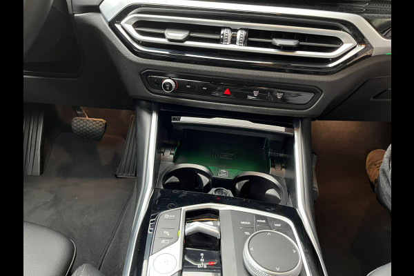 BMW 3 Serie Sedan 320e High Executive Automaat / Live Cockpit Plus / Stoelverwarming  / Widescreen Display / Extra Getint Glas / Climate Control / 17 Inch / Neerklapbare Achterbank / Hifi / Lichtpakket / Sportstoelen / LED