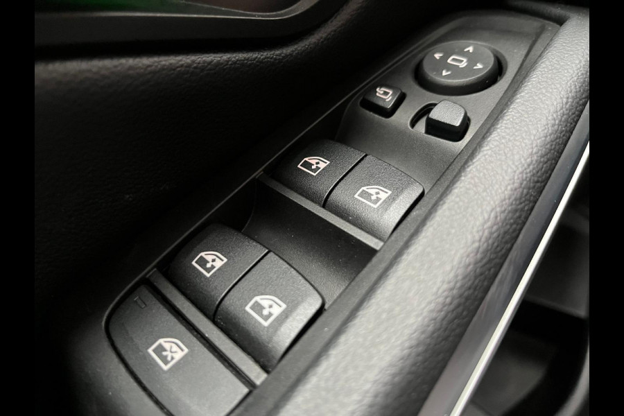 BMW 3 Serie Sedan 320e High Executive Automaat / Live Cockpit Plus / Stoelverwarming  / Widescreen Display / Extra Getint Glas / Climate Control / 17 Inch / Neerklapbare Achterbank / Hifi / Lichtpakket / Sportstoelen / LED