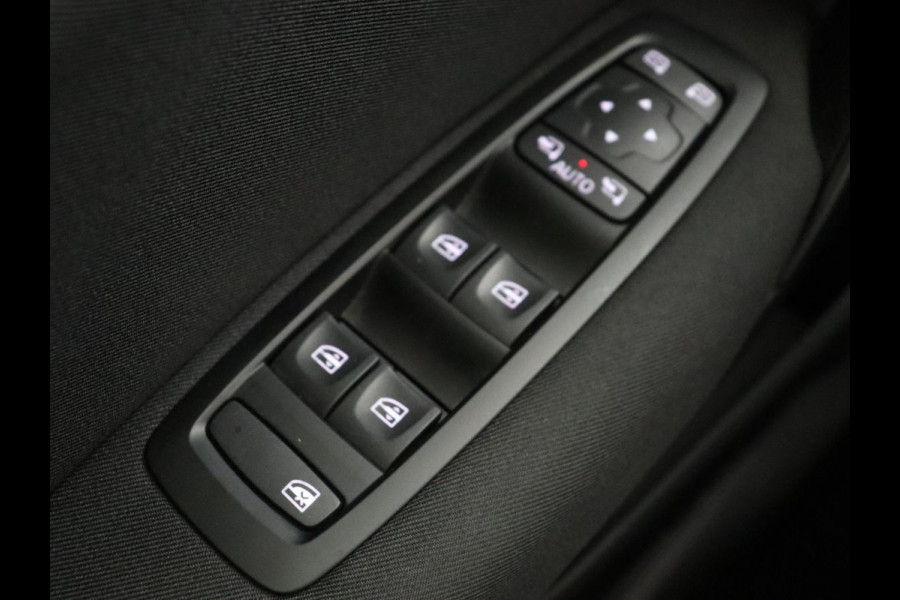 Renault Mégane 1.3 TCe Business Zen | Trekhaak | Camera | Carplay | Navigatie | Keyless | Full LED | Parkeerhulp | Cruise control | Climate control | DAB | Bluetooth