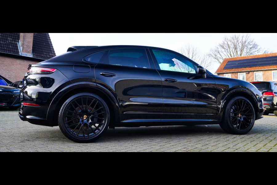 Porsche Cayenne Coupé 3.0 E-Hybrid Platinum Edition | Sport Design | Massage | Adaptieve cruise | Dealer onderhouden | 22 inch |