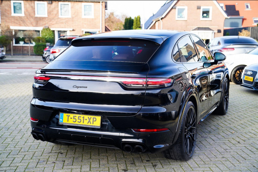 Porsche Cayenne Coupé 3.0 E-Hybrid Platinum Edition | Sport Design | Massage | Adaptieve cruise | Dealer onderhouden | 22 inch |
