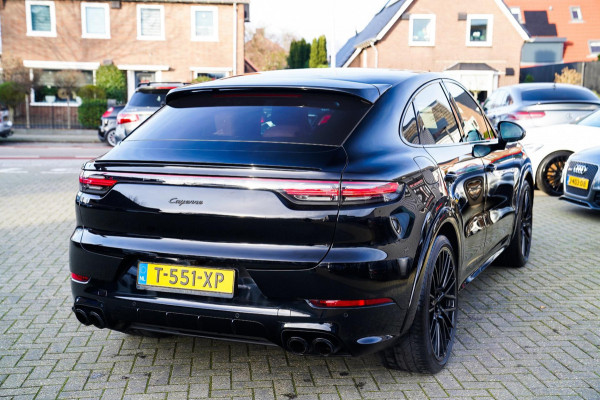 Porsche Cayenne Coupé 3.0 E-Hybrid Platinum Edition | Sport Design | Massage | Adaptieve cruise | Dealer onderhouden | 22 inch |