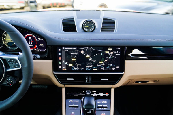 Porsche Cayenne Coupé 3.0 E-Hybrid Platinum Edition | Sport Design | Massage | Adaptieve cruise | Dealer onderhouden | 22 inch |