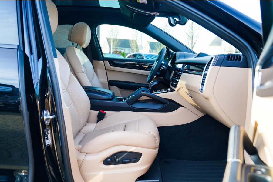 Porsche Cayenne Coupé 3.0 E-Hybrid Platinum Edition | Sport Design | Massage | Adaptieve cruise | Dealer onderhouden | 22 inch |