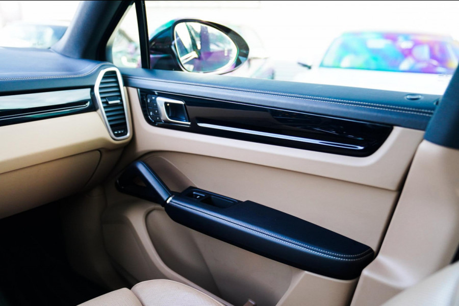 Porsche Cayenne Coupé 3.0 E-Hybrid Platinum Edition | Sport Design | Massage | Adaptieve cruise | Dealer onderhouden | 22 inch |