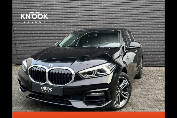 BMW 1-serie 118i Executive Sport Line Automaat / Live Cockpit Professional / Shadow Line / 17 Inch / LED / Sportstoelen / Parkeersensoren voor+achter