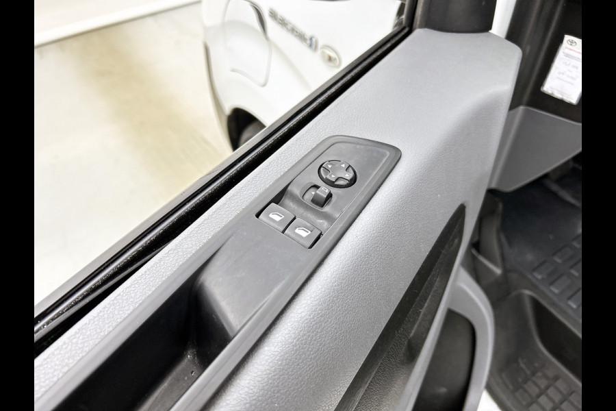Toyota PROACE Electric Worker L2 Extra Range 75KWh +/-330KM / 3Pers. / Navigatie / Airco / Bedrijfswagen inrichting / Apk 02-2027