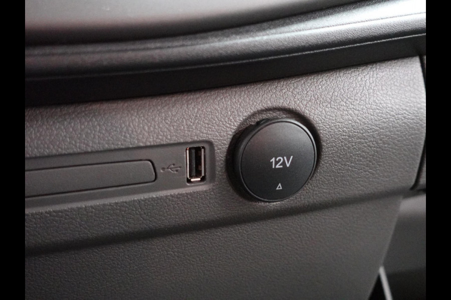 Ford Transit Custom L2H1 Automaat Dubbele cabine Trend Navi Trekhaak Cruise Control Parkeersensoren Airco Bluetooth Euro6