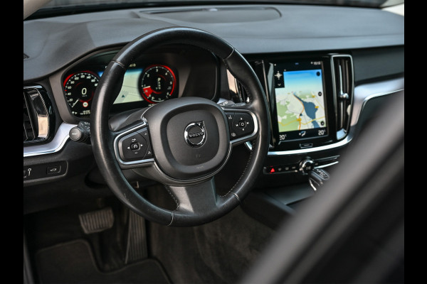 Volvo V60 2.0 D4 Momentum · Camera · Blis · Adaptive cruise · Virtual cockpit · Lane assist · Apple carplay/Android auto · Trekhaak