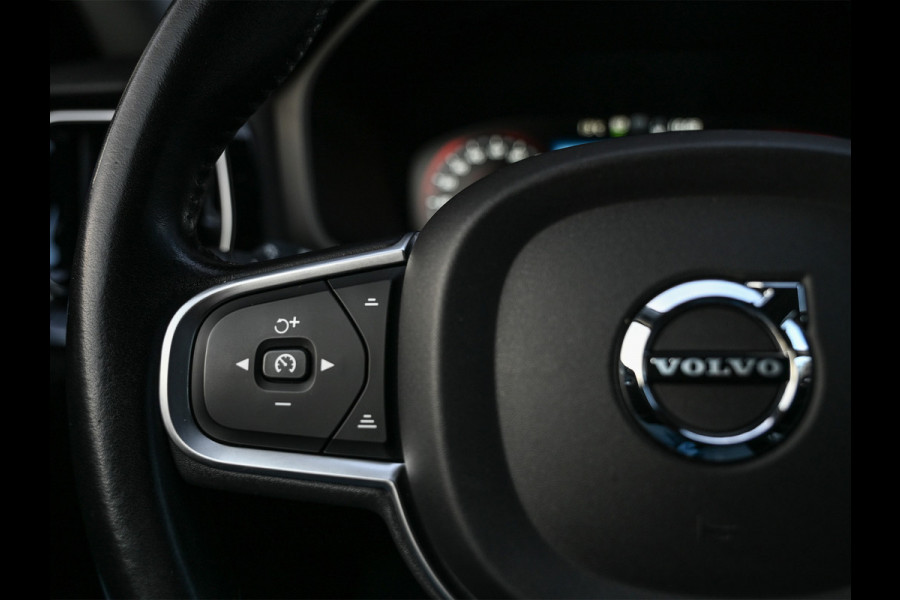 Volvo V60 2.0 D4 Momentum · Camera · Blis · Adaptive cruise · Virtual cockpit · Lane assist · Apple carplay/Android auto · Trekhaak