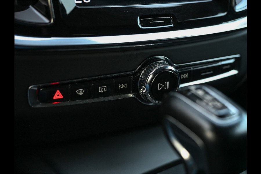 Volvo V60 2.0 D4 Momentum · Camera · Blis · Adaptive cruise · Virtual cockpit · Lane assist · Apple carplay/Android auto · Trekhaak