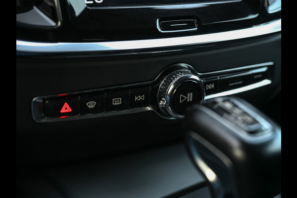 Volvo V60 2.0 D4 Momentum · Camera · Blis · Adaptive cruise · Virtual cockpit · Lane assist · Apple carplay/Android auto · Trekhaak
